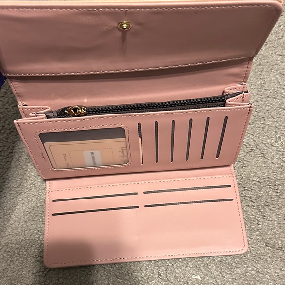 Pink Wallet - Picture 4 of 4